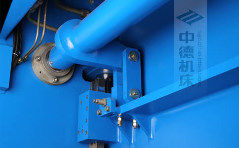 ZDPK-6325配有中德公司最新型扭軸同步裝置，強度高，能調(diào)節(jié)，專利技術(shù).jpg