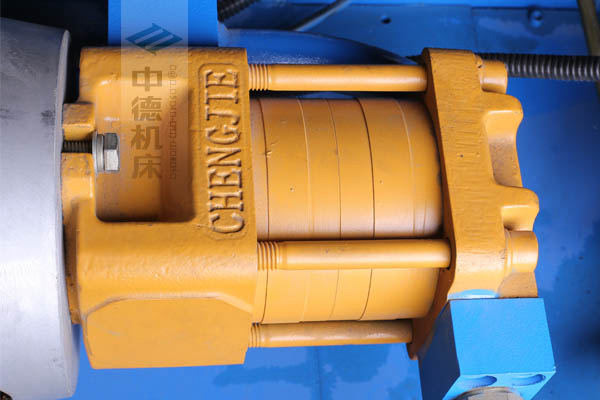 ZDPK-4015采用國內(nèi)一流品牌電機(jī)及油泵，動力強(qiáng)勁，噪音低.jpg